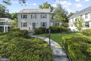 3901 Woodbine St in Chevy Chase, MD - Building Photo