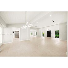 4380 Lake Rd in Miami, FL - Building Photo - Building Photo