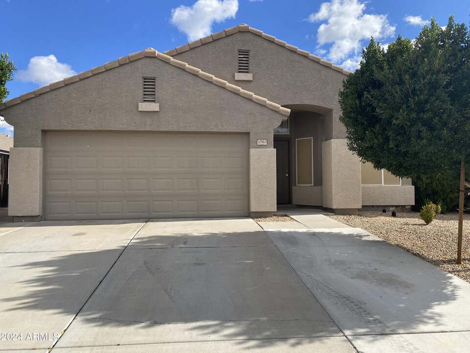 20965 N 84th Dr in Peoria, AZ - Building Photo