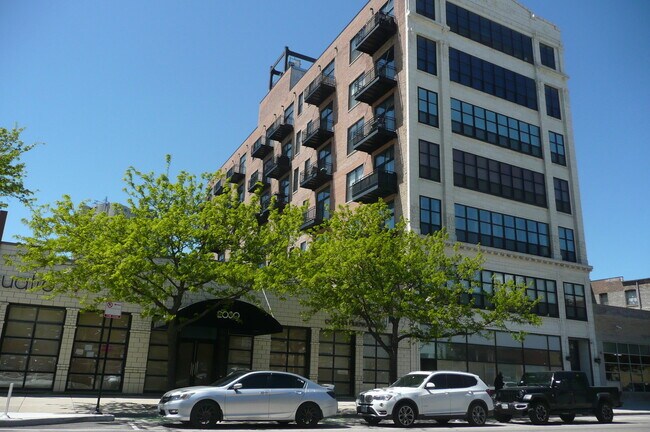 property at 2024 S Wabash Ave