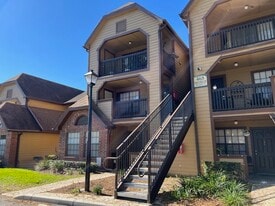 465 Forestway Cir, Unit 202 in Altamonte Springs, FL - Building Photo