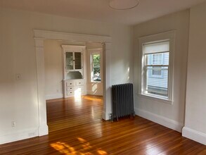 11 Marion Rd, Unit 3 in Belmont, MA - Foto de edificio - Building Photo