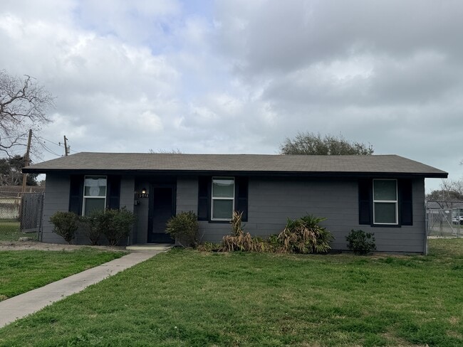 property at 3918 Harris Dr