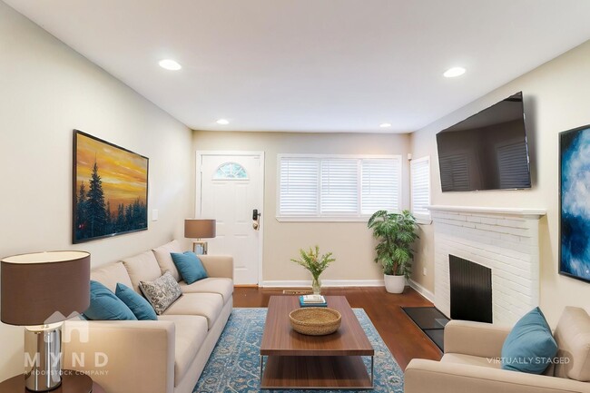 property at 2912 Akron St