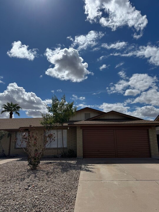 1269 E Campus Dr in Tempe, AZ - Foto de edificio