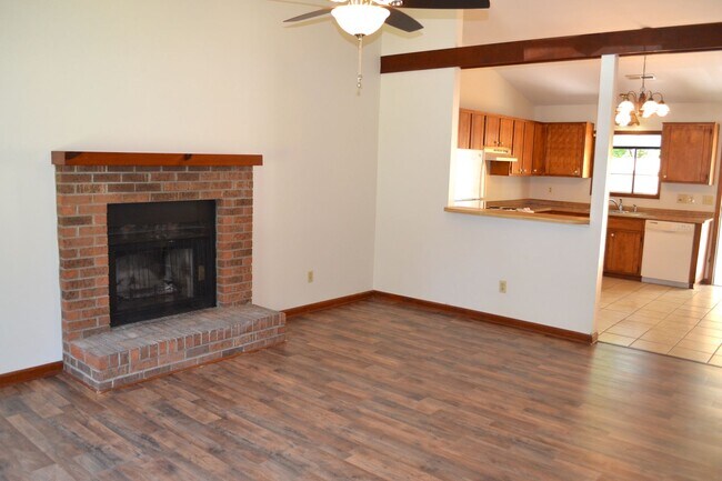 124-126 Corey Cir in Jacksonville, NC - Building Photo - Building Photo