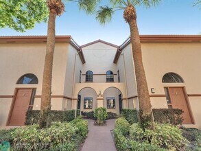 5234 Europa Dr in Boynton Beach, FL - Building Photo - Building Photo