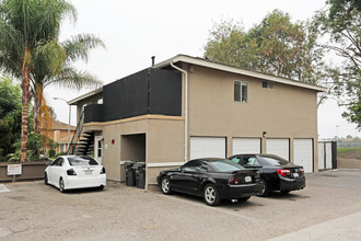 7241 Corsican Dr in Huntington Beach, CA - Building Photo - Building Photo