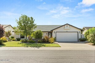 6833 E Kelton Ln in Scottsdale, AZ - Building Photo