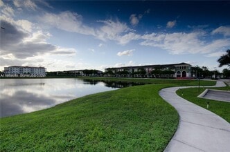 10950 NW 82nd St in Doral, FL - Foto de edificio - Building Photo