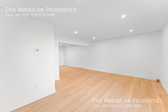 994 Valencia St-Unit -#101 in Costa Mesa, CA - Building Photo - Building Photo