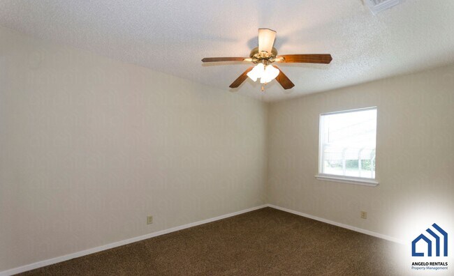 7518 Chaparral Run in Grape Creek, TX - Building Photo - Building Photo