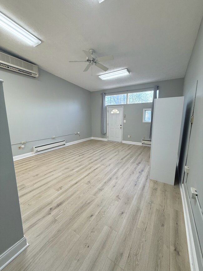 322 Main St, Unit 1R in Reisterstown, MD - Foto de edificio - Building Photo