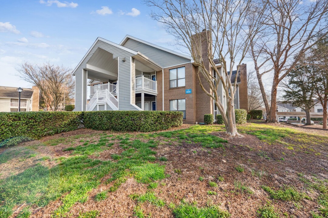 The Brook in Charlotte, NC - Building Photo