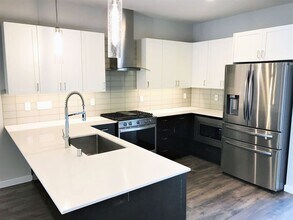 8536 22nd Pl NE in Seattle, WA - Building Photo - Building Photo