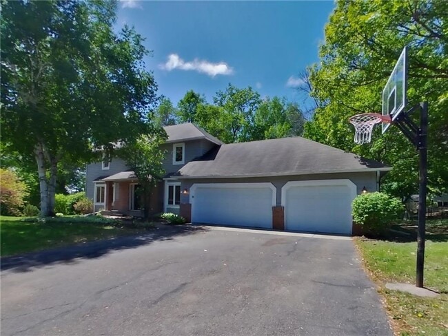 property at 5585 Rosewood Ln