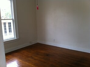 1215 W 30th St in Los Angeles, CA - Building Photo - Building Photo