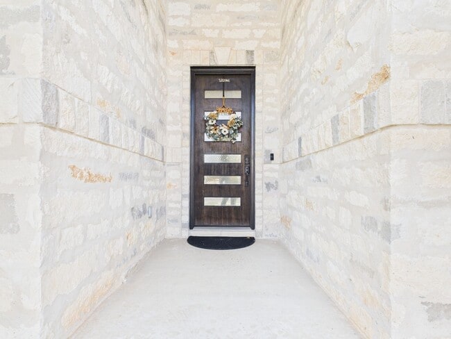 747 Darlington Dr in Fredericksburg, TX - Building Photo - Building Photo