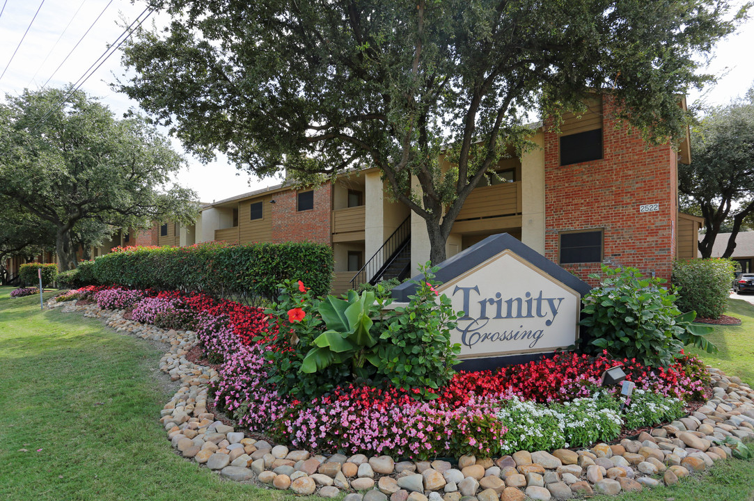 Trinity Crossing in Carrollton, TX - Foto de edificio