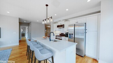 81 Chestnut Hill Ave, Unit 1 in Boston, MA - Building Photo - Building Photo