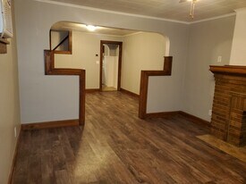 436 S Richardson Ave