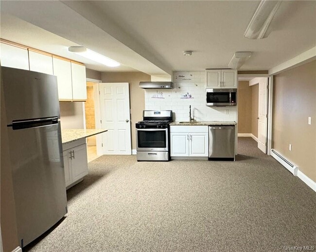 property at 7 S Madison Ave