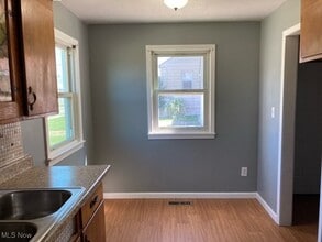 5721 Flowerdale Ave in Cleveland, OH - Building Photo - Building Photo
