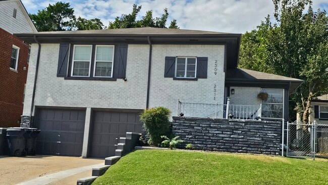 property at 2311 N Gatewood Ave