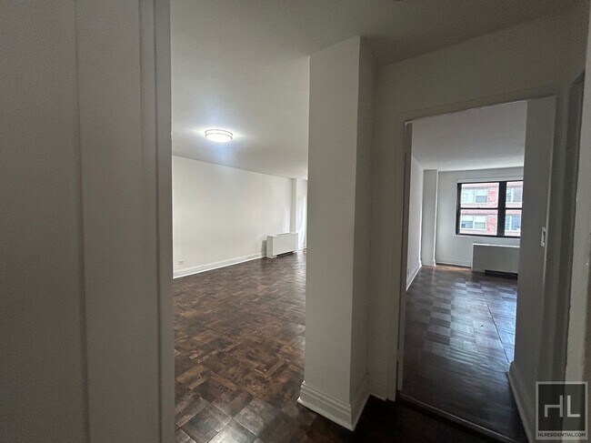 5 AVENUE in New York, NY - Building Photo - Building Photo