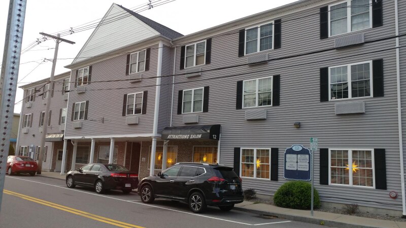 12 Pratt St in Mansfield, MA - Foto de edificio