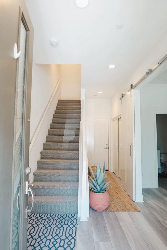 688 Malibu in Costa Mesa, CA - Building Photo - Building Photo