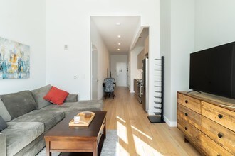 42-20 24th St-Unit -5-C in Queens, NY - Foto de edificio - Building Photo