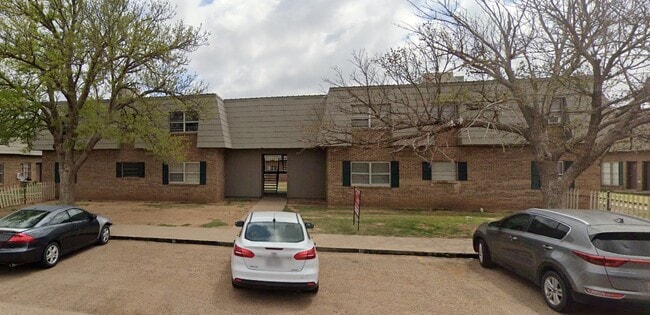 1300 N Walnut Ave, Unit 32 in Friona, TX - Building Photo - Building Photo