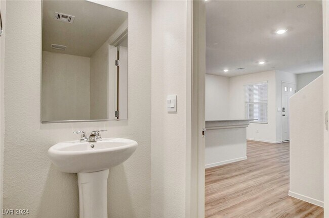 property at 6927 Stafford Hl St