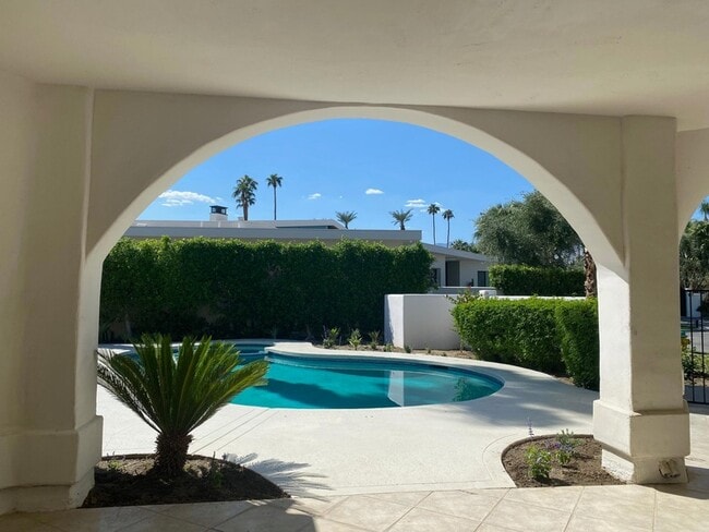 45570 Pawnee Cir in Indian Wells, CA - Foto de edificio - Building Photo