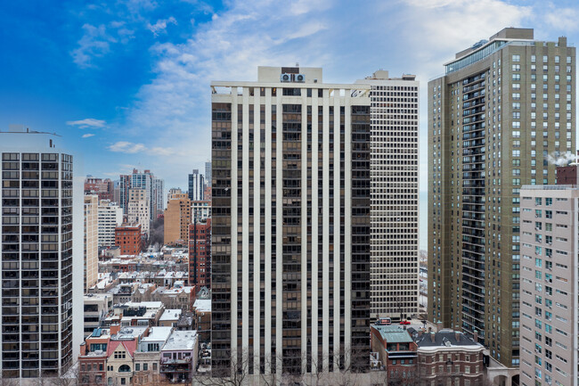 100 East Bellevue in Chicago, IL - Foto de edificio - Building Photo