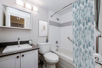 Upper Canada Court, West in Toronto, ON - Building Photo - Building Photo