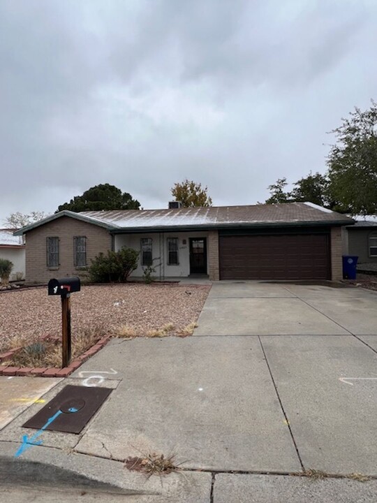 6407 Mendius Ave NE in Albuquerque, NM - Building Photo