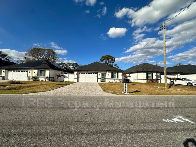 property at 3523 W Jefferson St