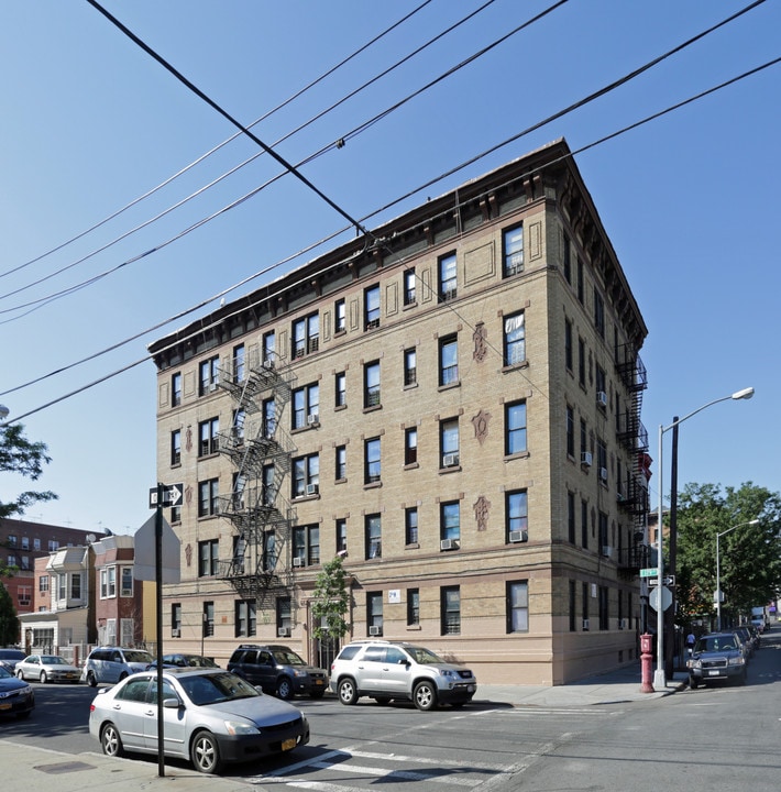 800 E 179th in Bronx, NY - Foto de edificio