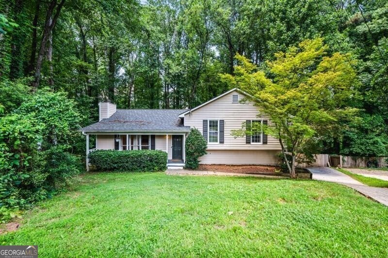 1131 Hershey Dr in Marietta, GA - Building Photo