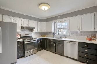 404 Baker Dr in Aliquippa, PA - Foto de edificio - Building Photo