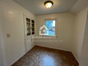 2420 Wildwood Ave in Anderson, IN - Foto de edificio - Building Photo