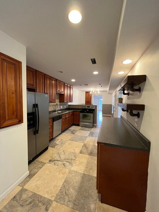 448 N Queen St, Unit 448 N Queen Unit 2 in Lancaster, PA - Building Photo