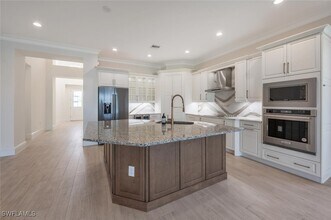 8923 Gustavia Ct in Naples, FL - Building Photo - Building Photo