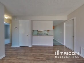 1373 Hobart Dr in Marysville, CA - Building Photo - Building Photo