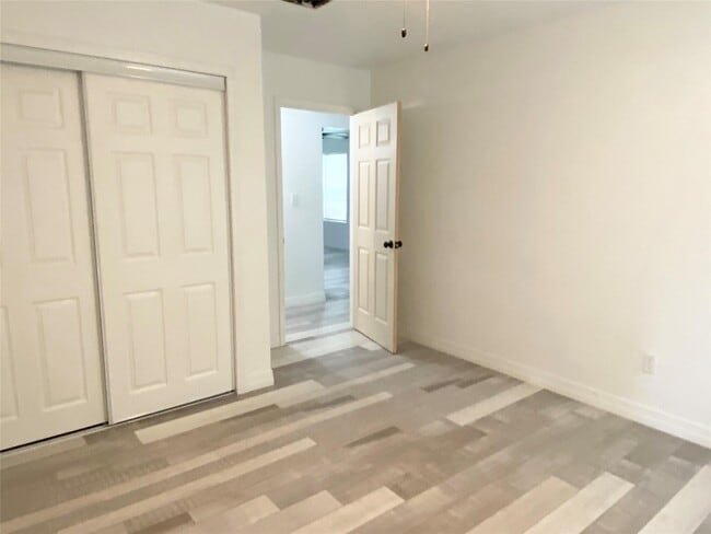 906 Eagle Ave in Pasadena, TX - Building Photo - Building Photo