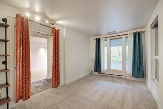 1038 Lakeview Blvd E in Seattle, WA - Building Photo - Building Photo