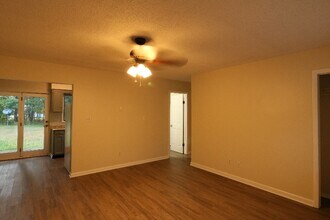 2 Waldron Ln in Saratoga Springs, NY - Building Photo - Building Photo