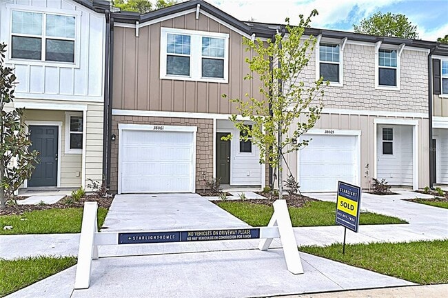 38061 Elby Ln in Zephyrhills, FL - Building Photo - Building Photo